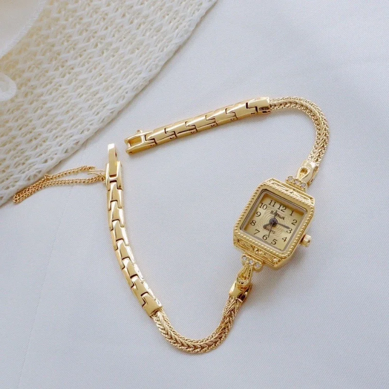 นาฬิกาข้อมือวินเทจสุดหรูอ่อนแล - Women'S Fashion Digital Watch บทวิจารณ์และราคา