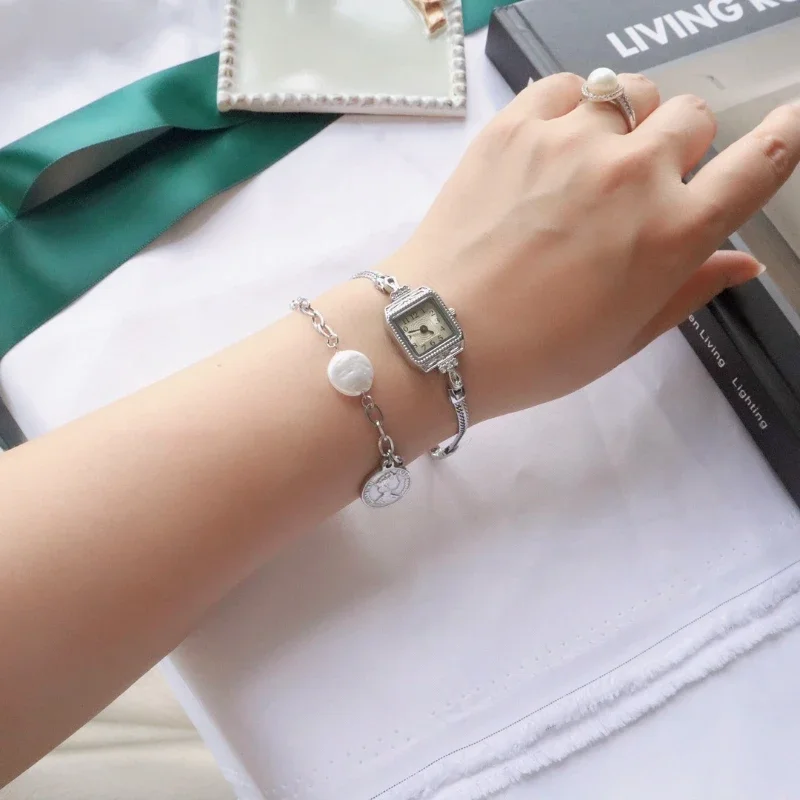 นาฬิกาข้อมือวินเทจสุดหรูอ่อนแล - Women'S Fashion Digital Watch บทวิจารณ์และราคา