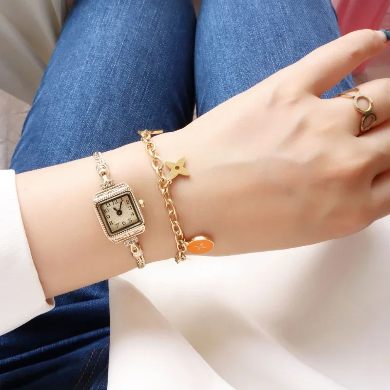 นาฬิกาข้อมือวินเทจสุดหรูอ่อนแล - Women'S Fashion Digital Watch บทวิจารณ์และราคา