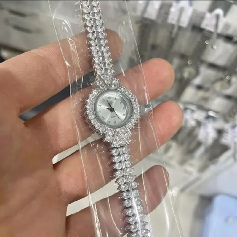 นาฬิกาหรูหราประดับเพชรเต็มเรือ - Women'S Fashion Digital Watch บทวิจารณ์และราคา